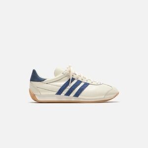 adidas

WMNS Country OG